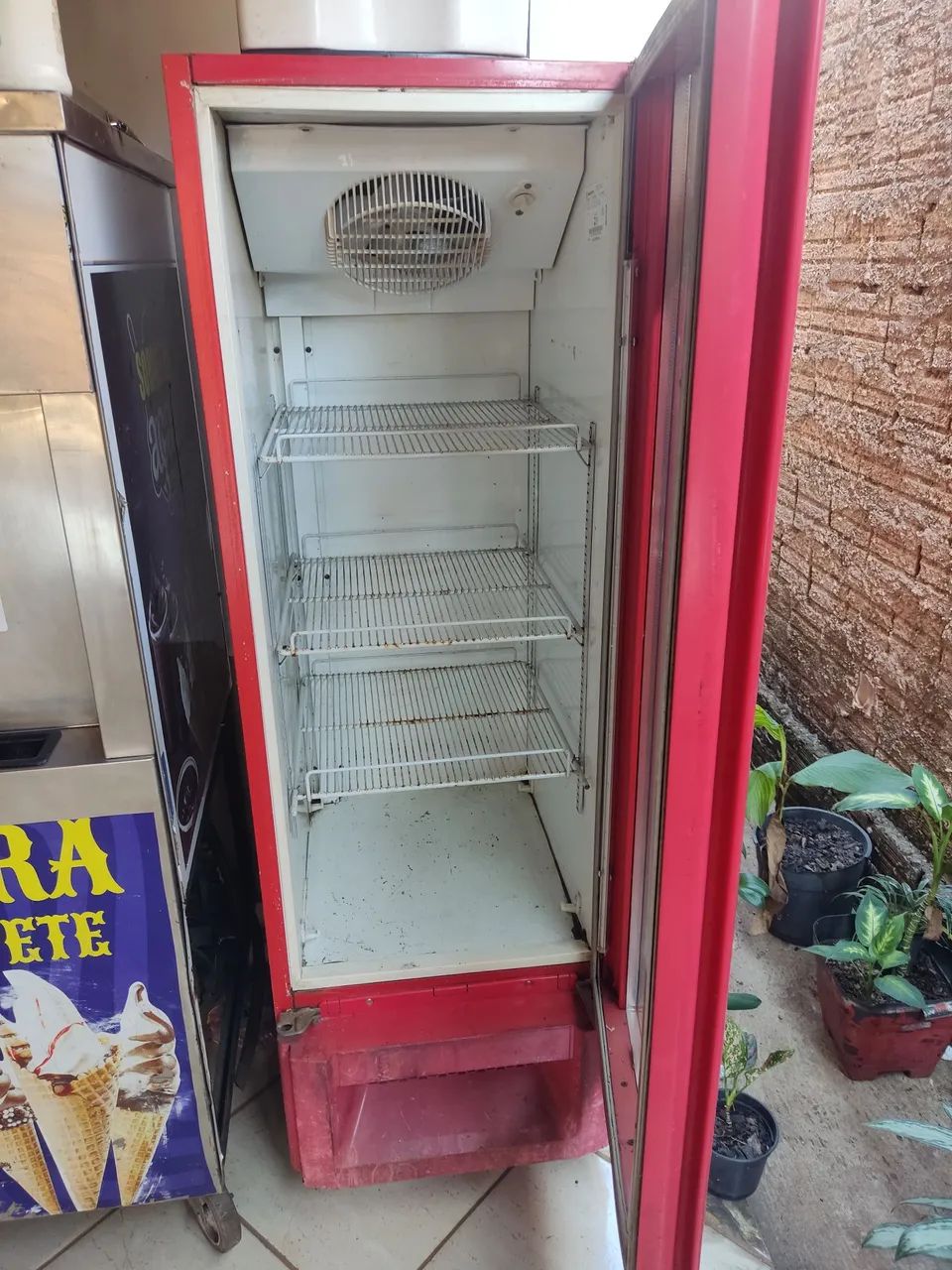 Trailer com máquina de sorvete e freezer  - Foto 3