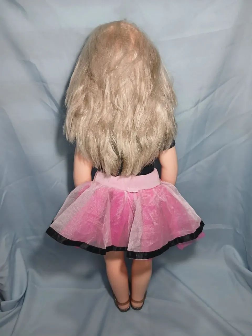 2 - BONECA GRANDE CORPO DE PLASTICO - Foto 3