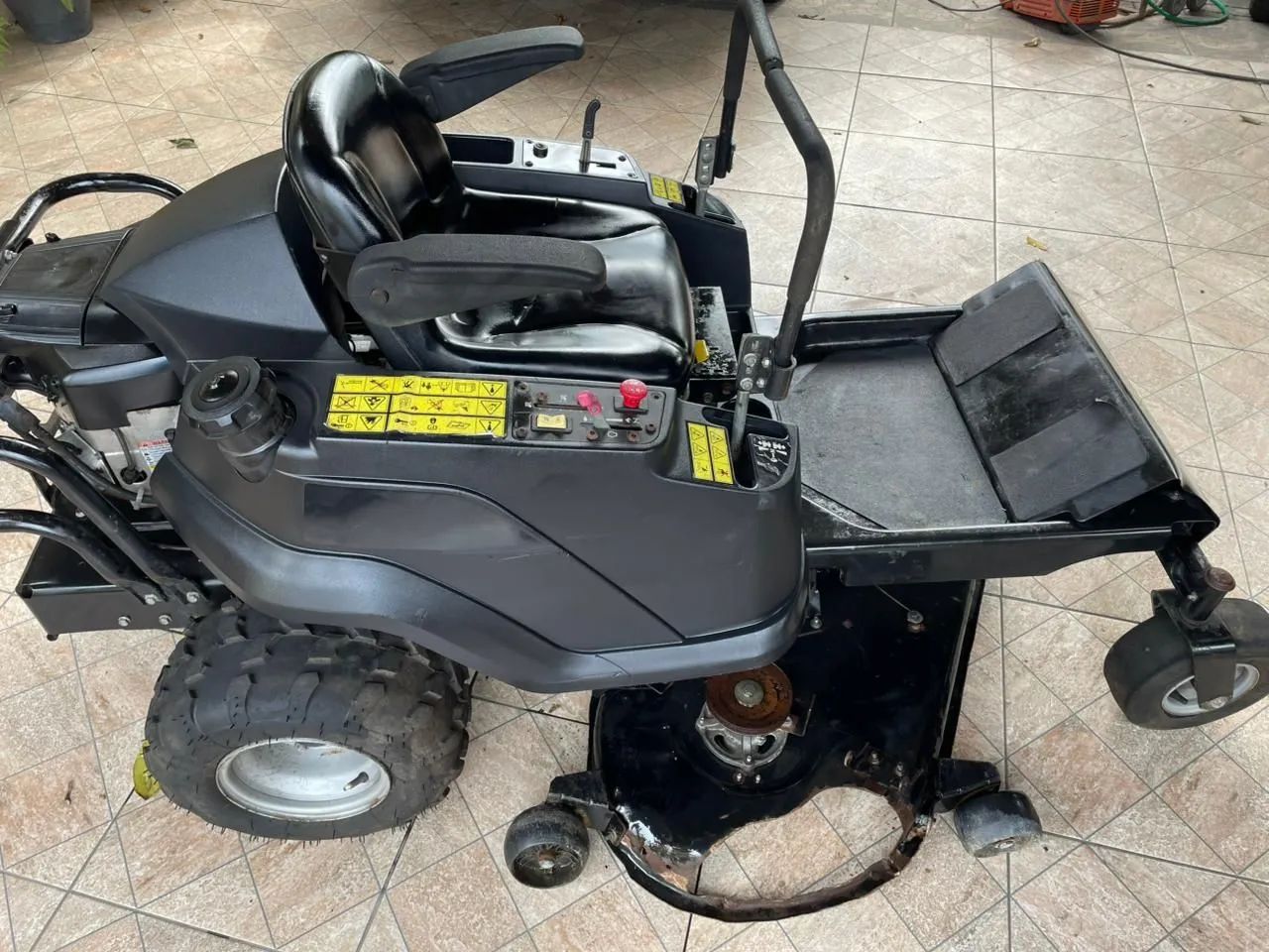 Trator de Cortar Grama Giro Zero Murray 26HP - Foto 5