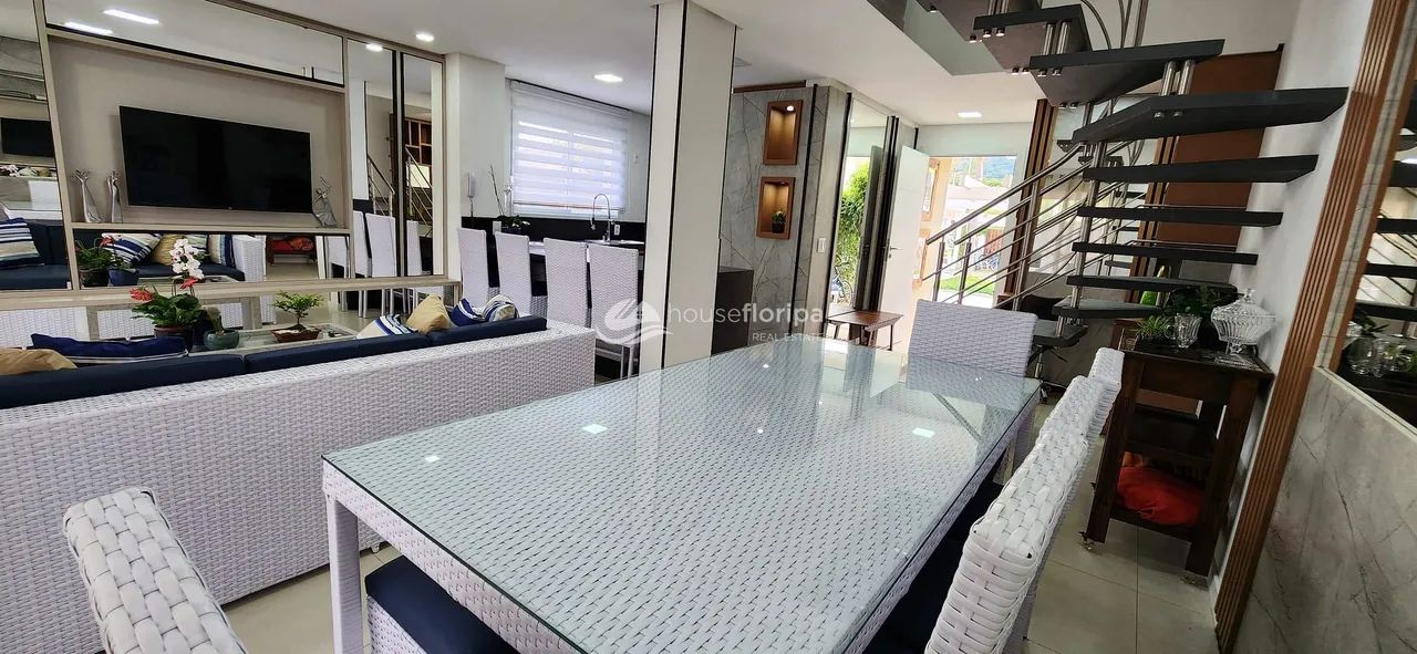 Incrível casa à venda com 4 dormitórios, uma jacuzzi, recém reformada em condomínio clube  - Foto 3