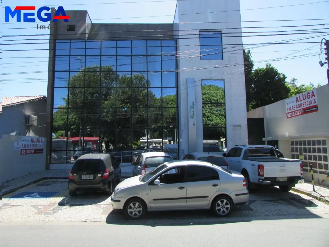 Sala para alugar com 41 m², na Av. Treze de Maio