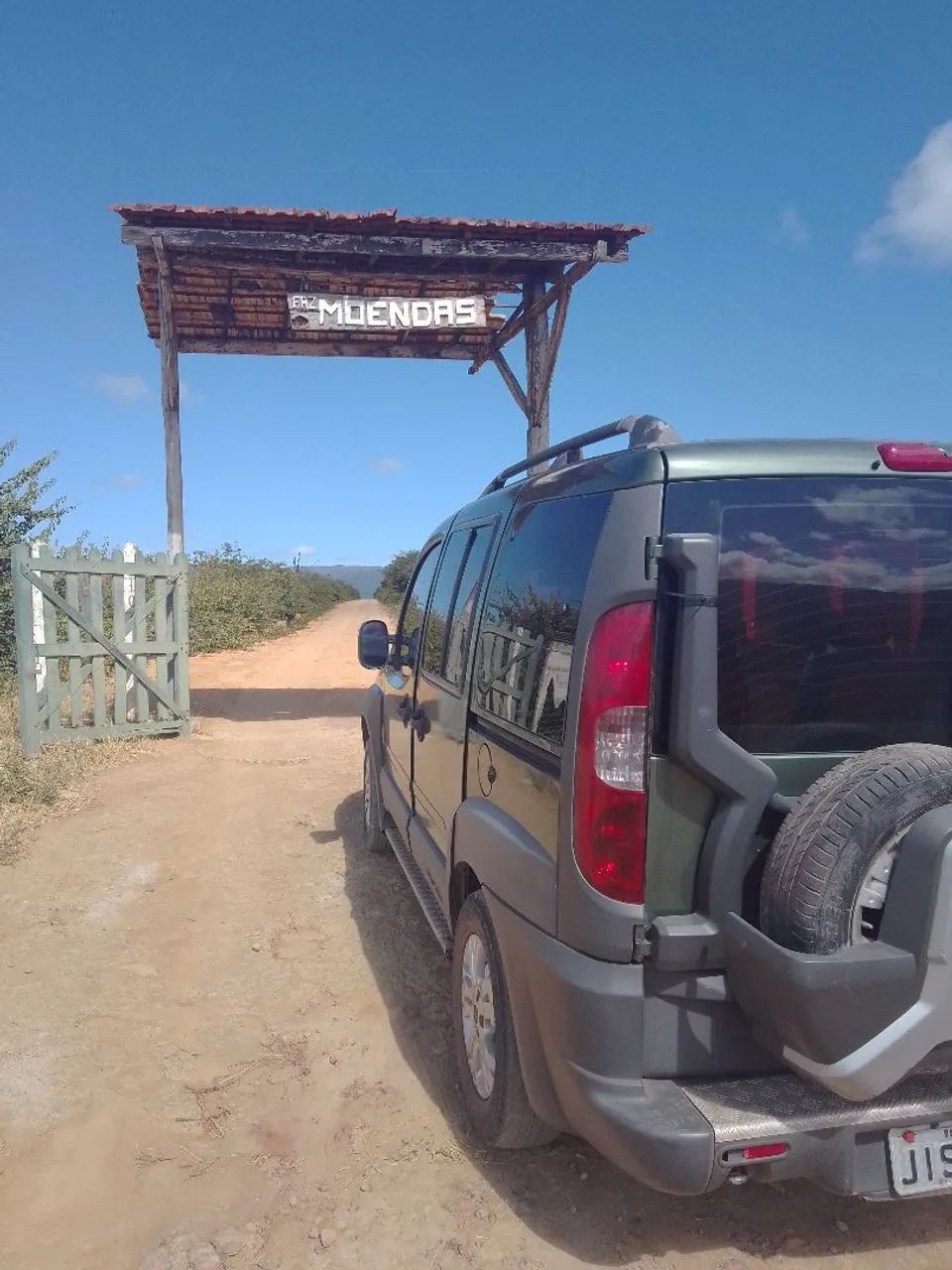 Vendo Doblô ou troco por outro carro de 7 lugares  - Foto 3