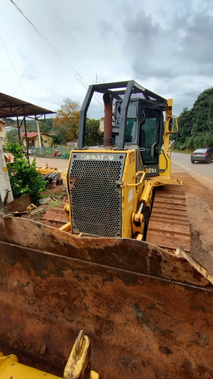 Trator de Esteira Komatsu D61EX