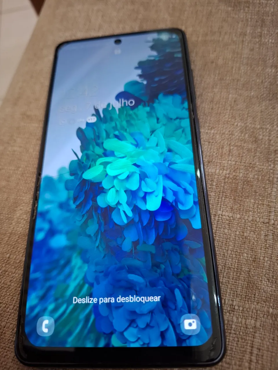 Celular S20 FE