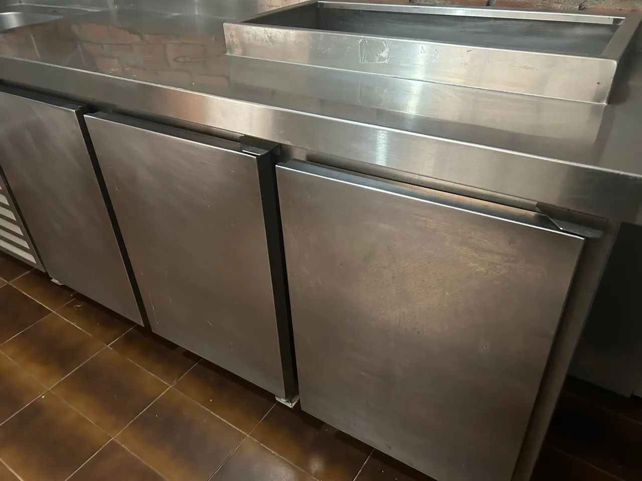 Balcão refrigerado com Cuba e pista fria  - Foto 2