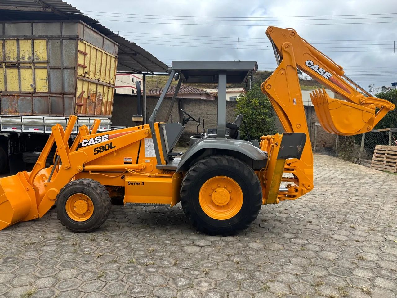 Retroescavadeira Case - 580L 4x4 - Foto 2