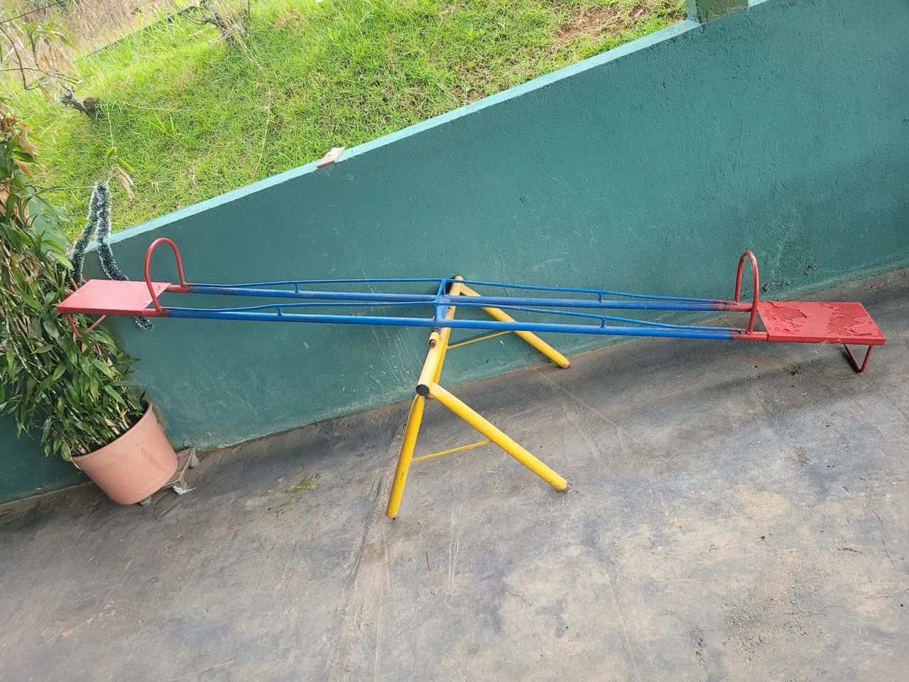 Escorrega Infantil,gira gira, gangorra de metal - Foto 6