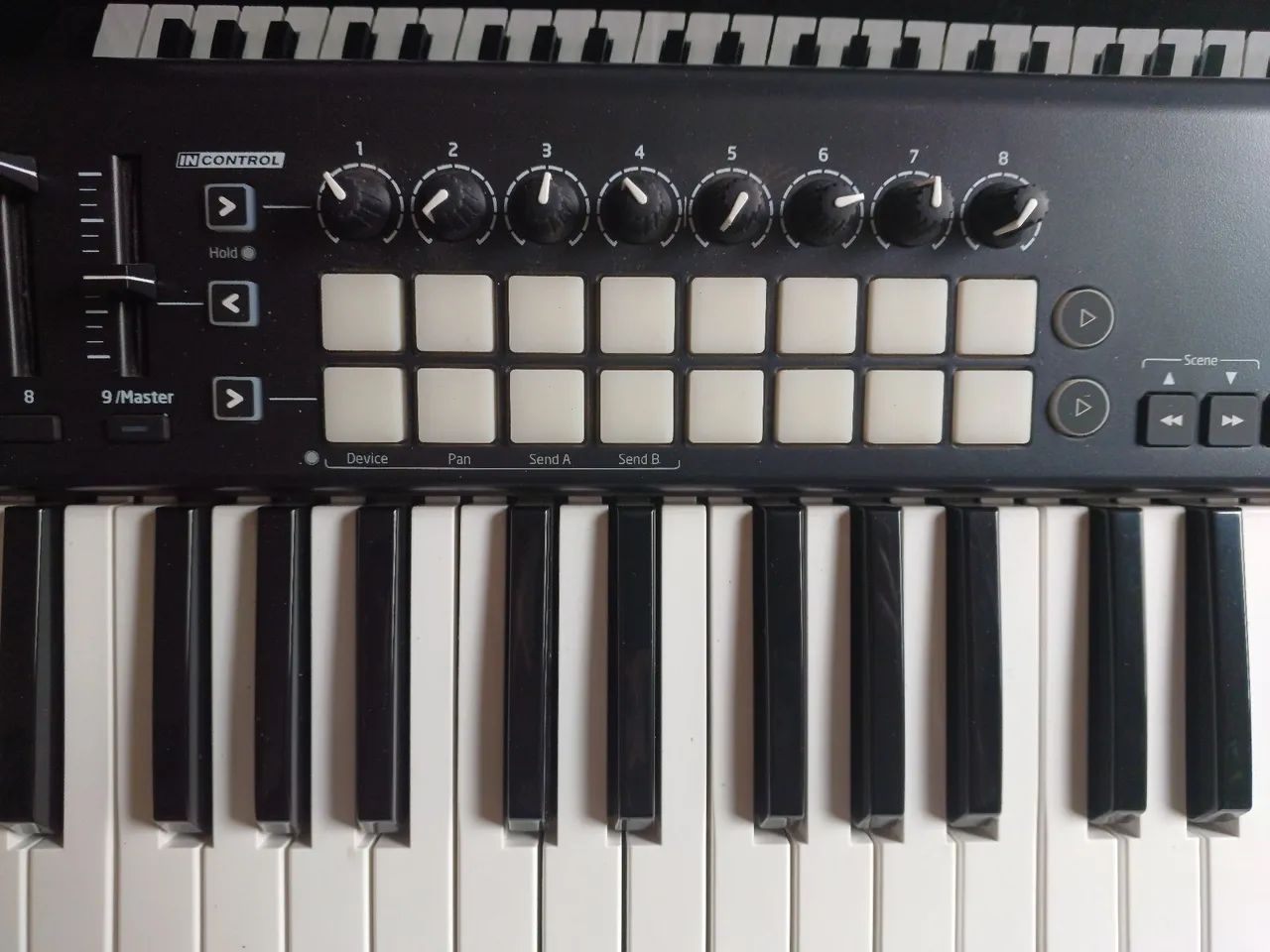 Controlador Novation Launchkey 49 - Foto 3