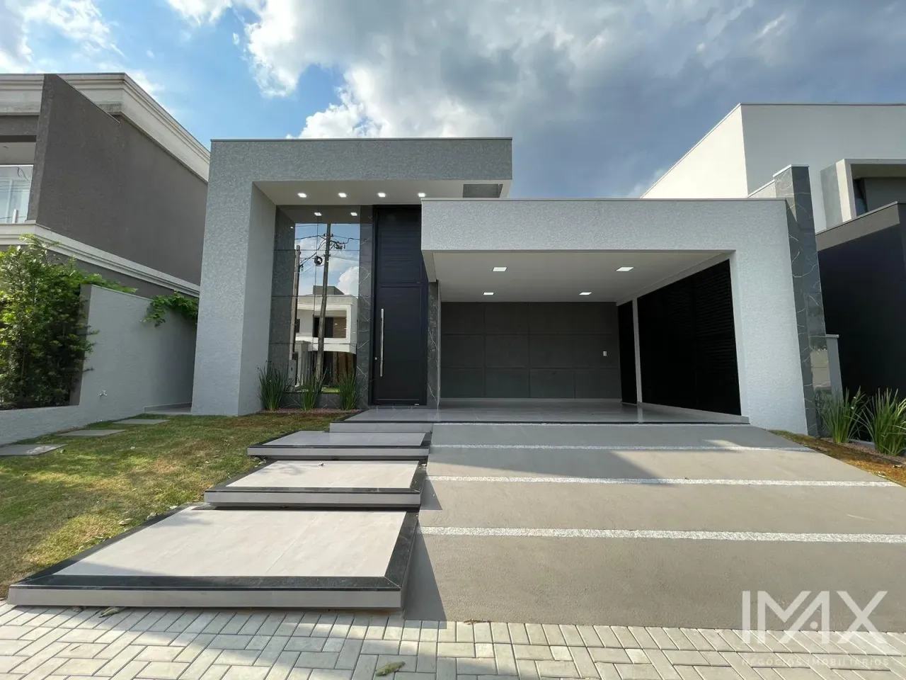 Casa à venda no Condomínio Safira, 236m2 por R 1.590.000,00.