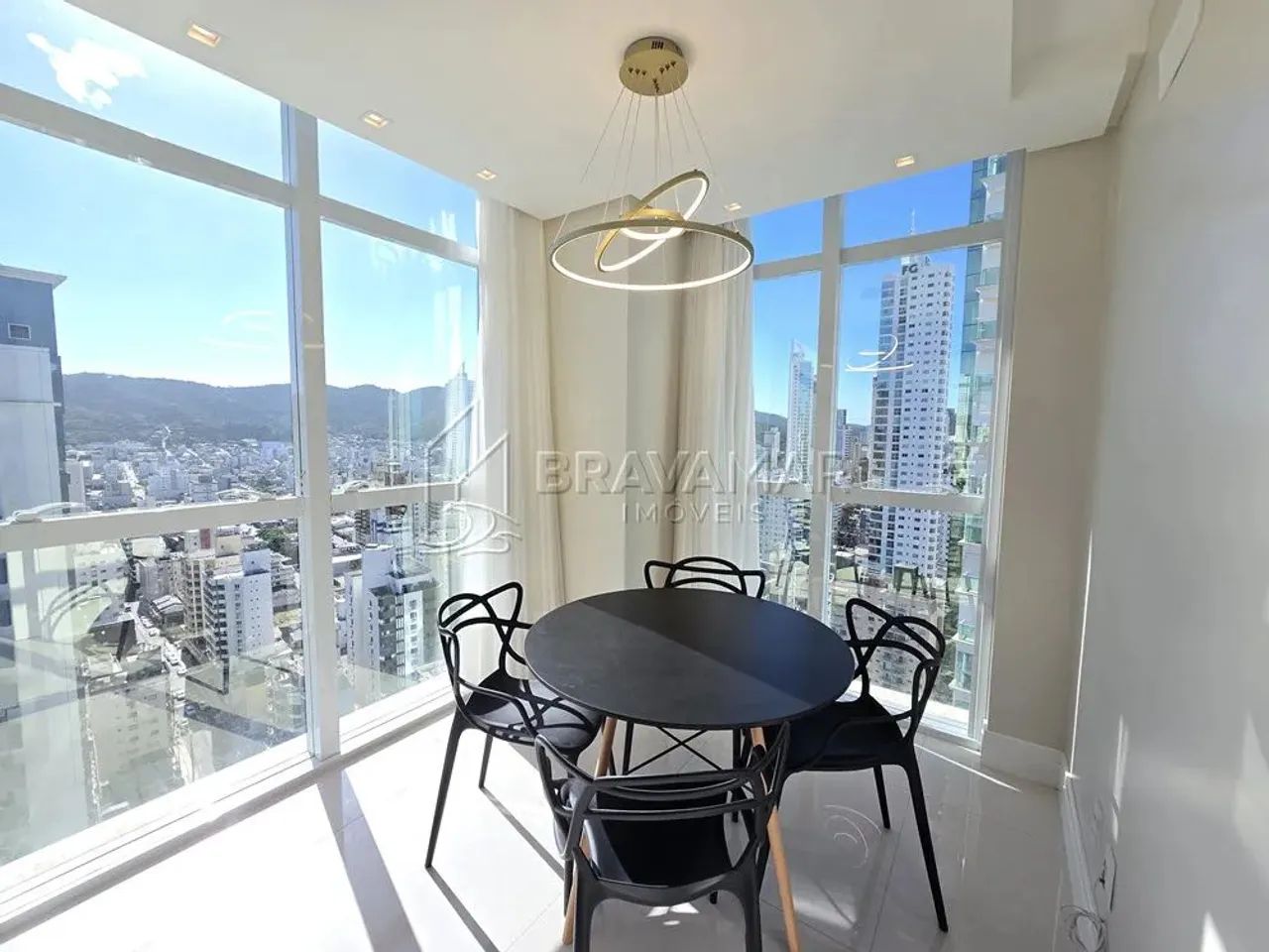 Locação Anual - Apartamento com 04 Suítes e vista para o mar em Balneário Camboriú/SC - Foto 2