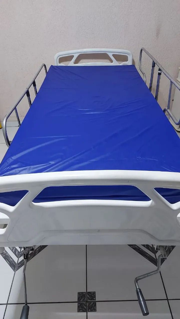 Vendo cama hospitalar usada em ótima conservação para uso  - Foto 4