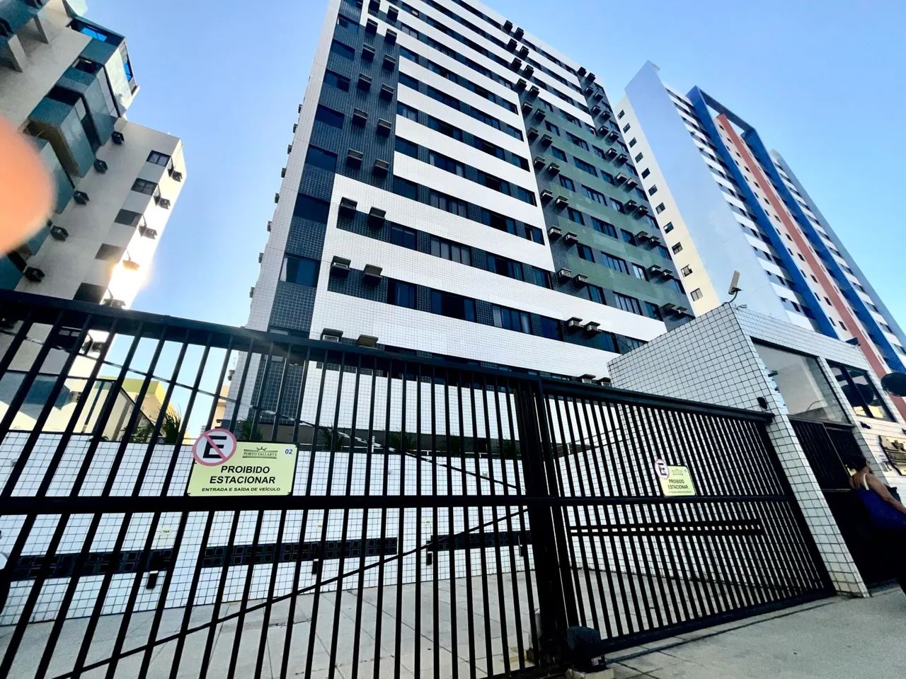 Ed. Porto Vallarta, 2/4 nascente na Jatiúca. ACEITA FINANCIAMENTO !