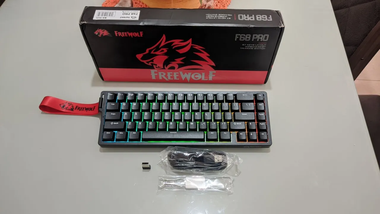 Teclado Mecânico Gamer Freewolf F68 Pro Wireless - RGB