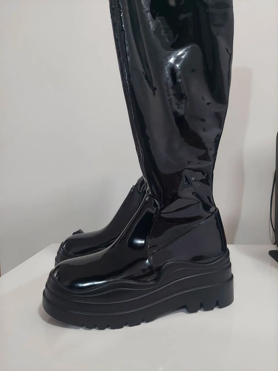 Bota da Shein, estilo Vinil com plataforma