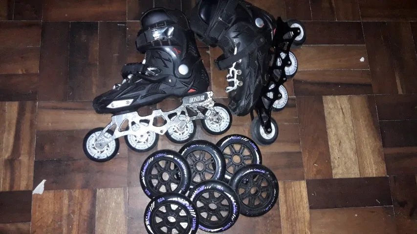 Patins Traxart com Redbones e 2 kits de roda + brinde kit proteção
