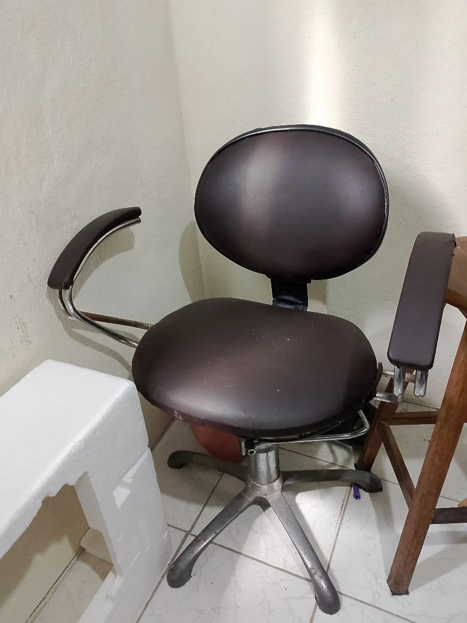 Cadeira Giratória Confortável e Moderna