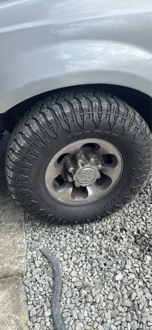 Pneus 285x75r16 uso na F250