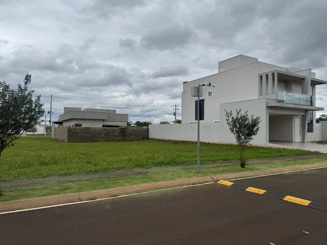 Terreno de 300m² em Condomínio Fechado de Alto Padrão - Foto 11