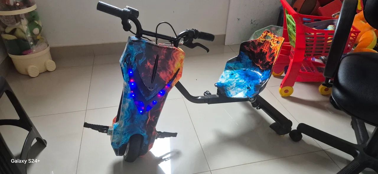 Patinete elétrico 3 rodas, triciclo - Foto 3