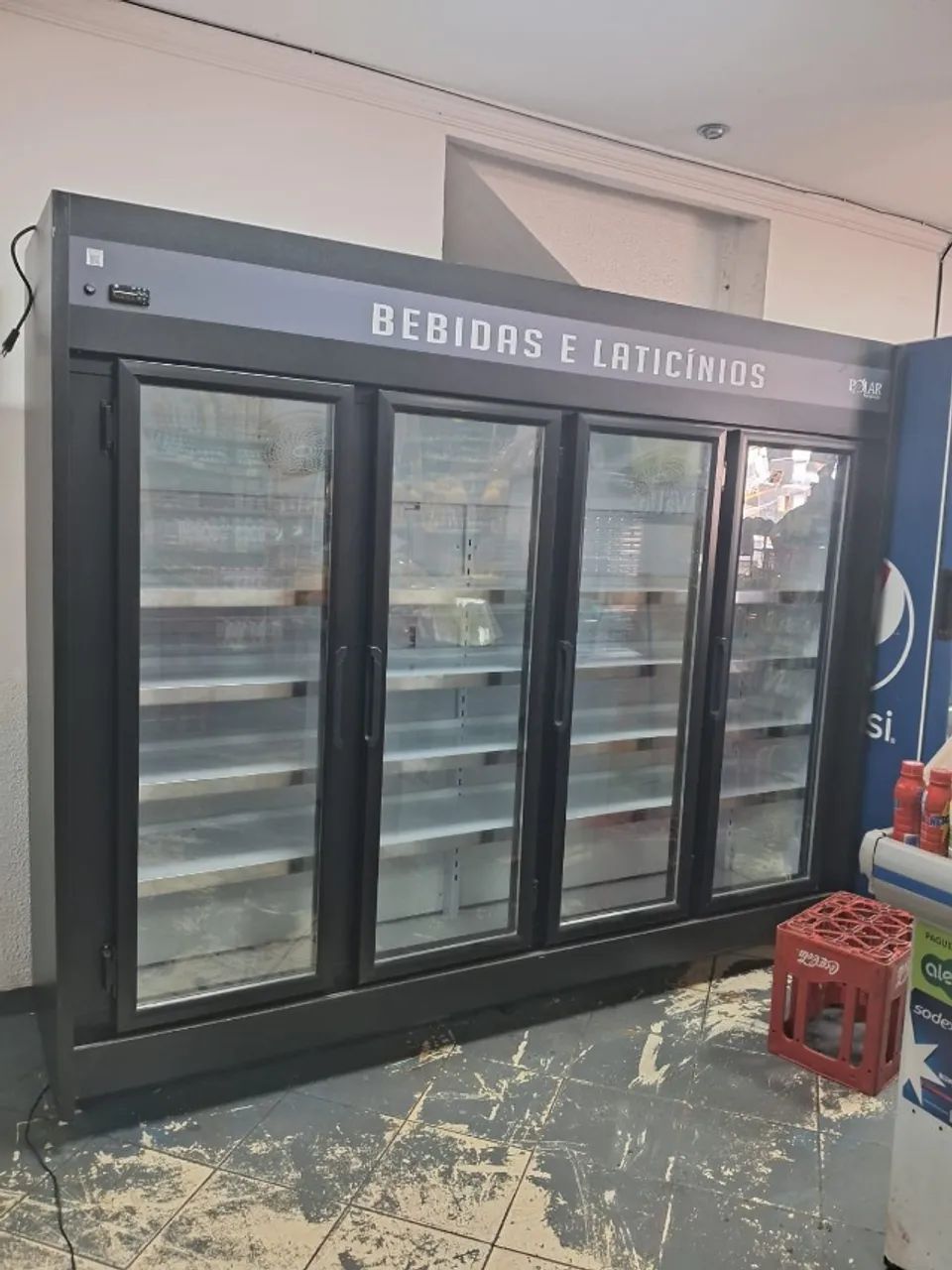 EXPOSITOR 4 PORTAS FRIOS E LATICINIOS POLAR NOVO