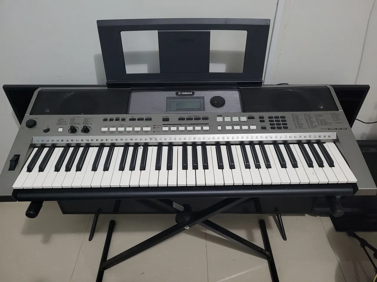 Teclado Yamaha E443