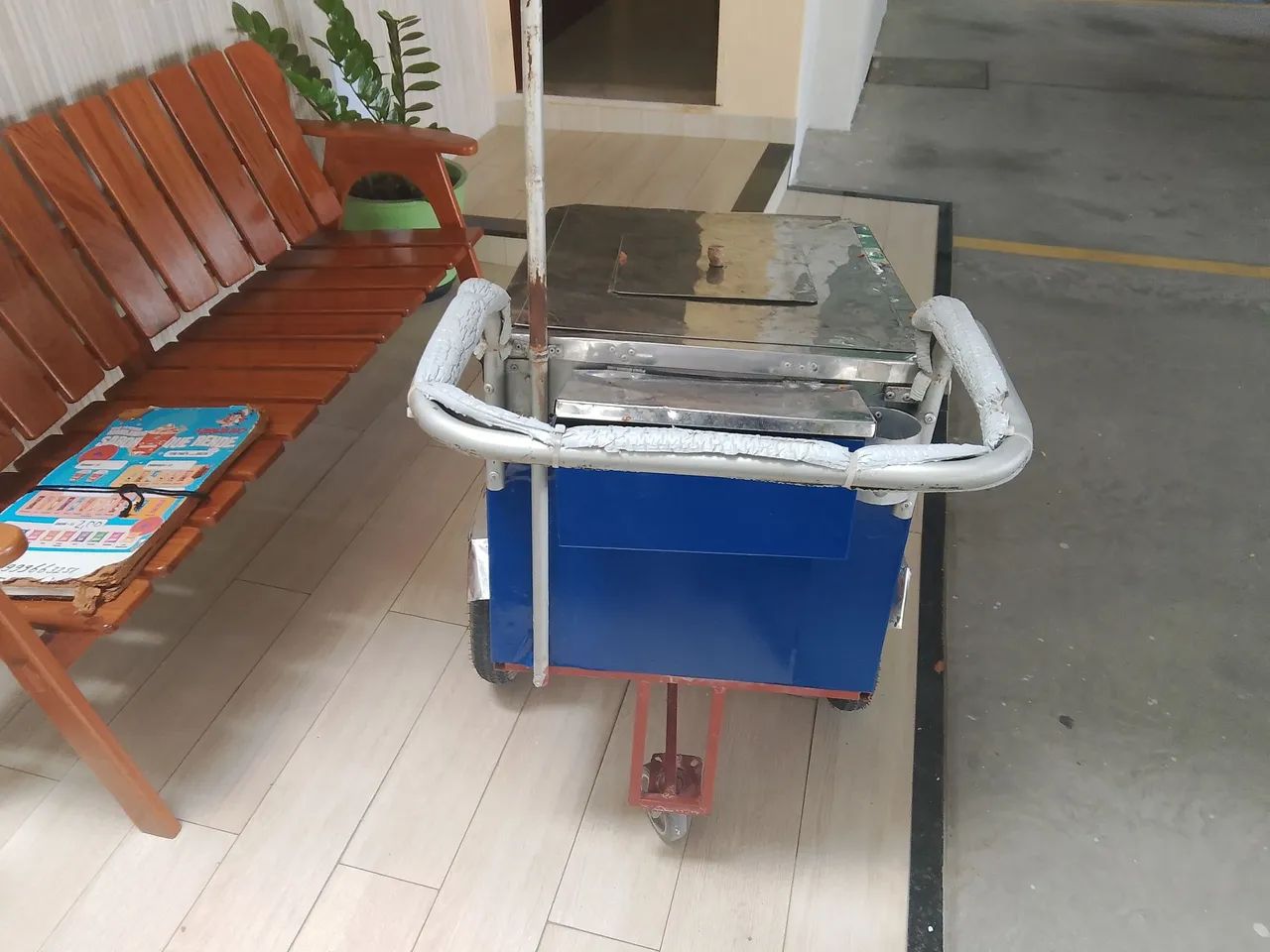 Carrinho de Venda - Ótimo estado - Foto 2