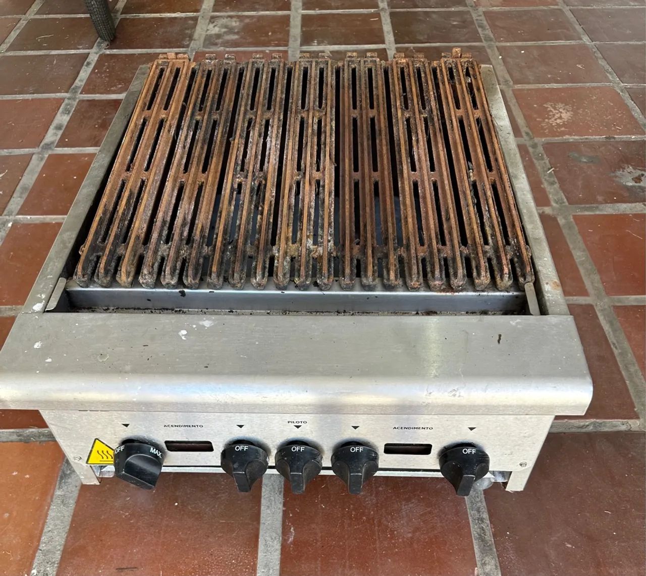 Charbroiler Venâncio 60cm - Churrasqueira Industrial a Gás