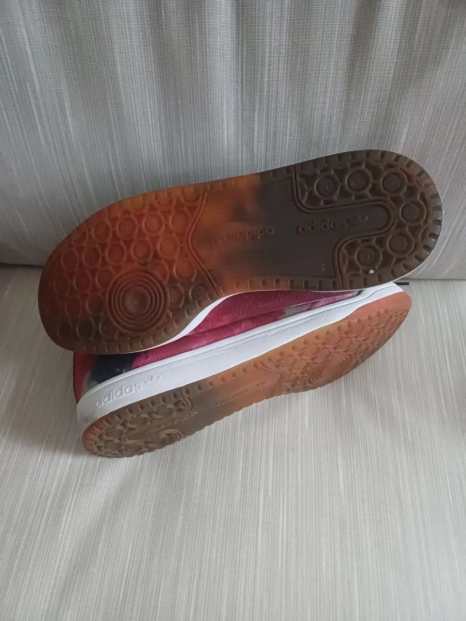 Tênis Adidas Colorido - Foto 4