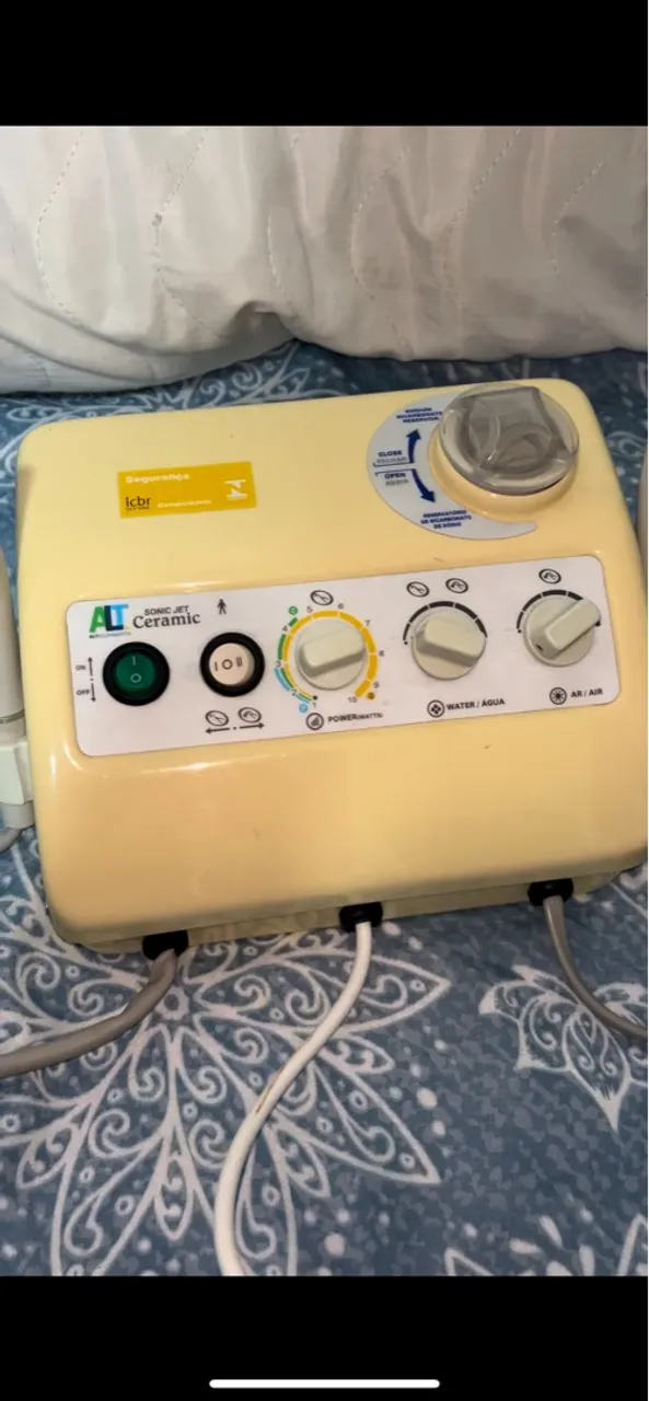 Aparelho de ultrassom odontológico