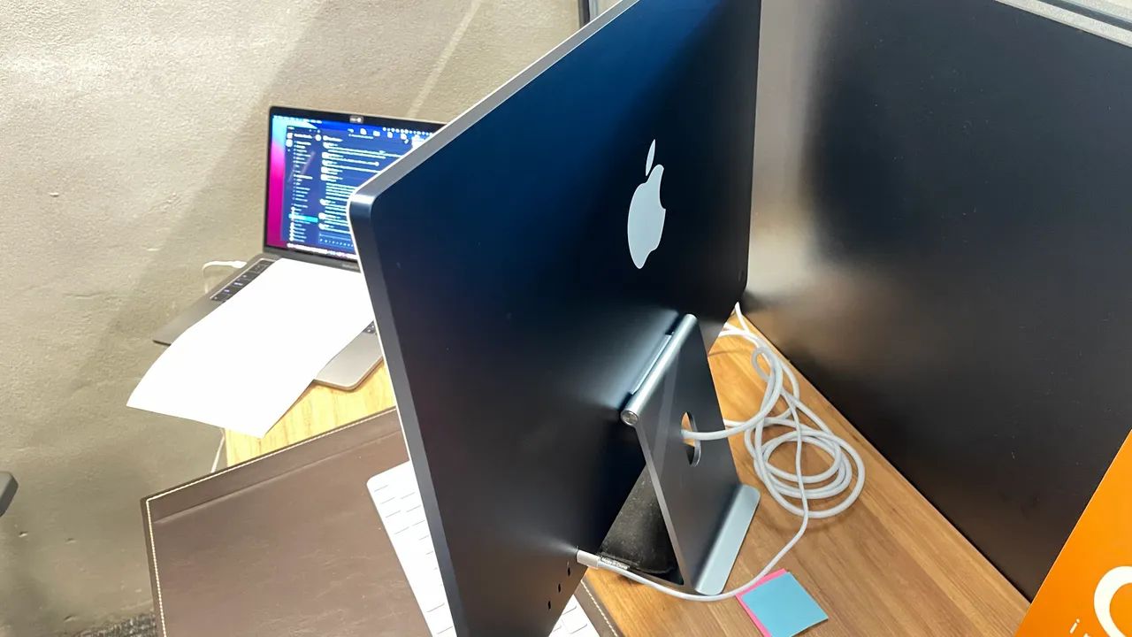 iMac 24 Blue, processador M1, 16GB memória, SSD 1TB, GPU CPU 8C