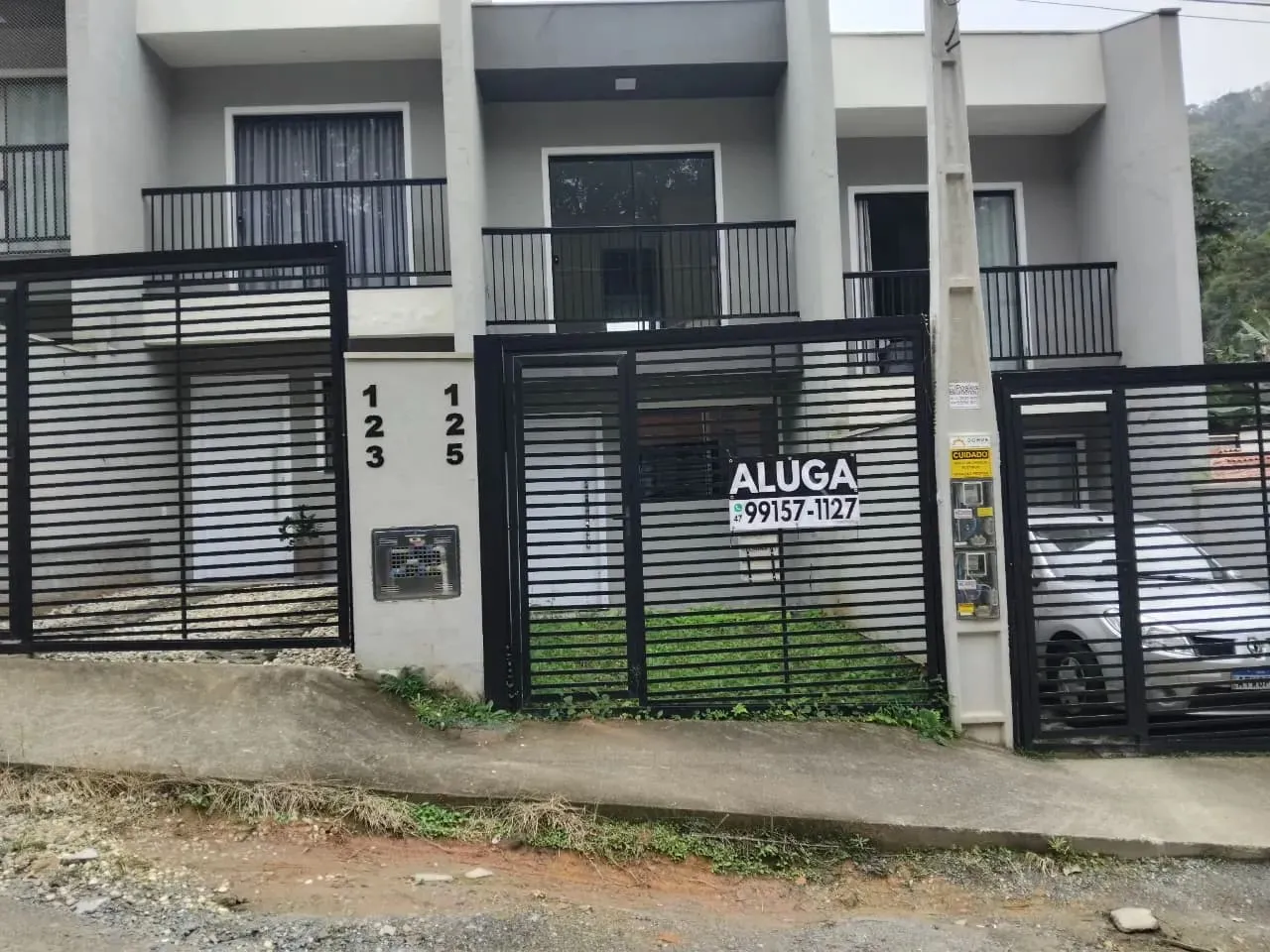 Alugo Sobrado no Bairro Agua Verde com 2 domirtórios