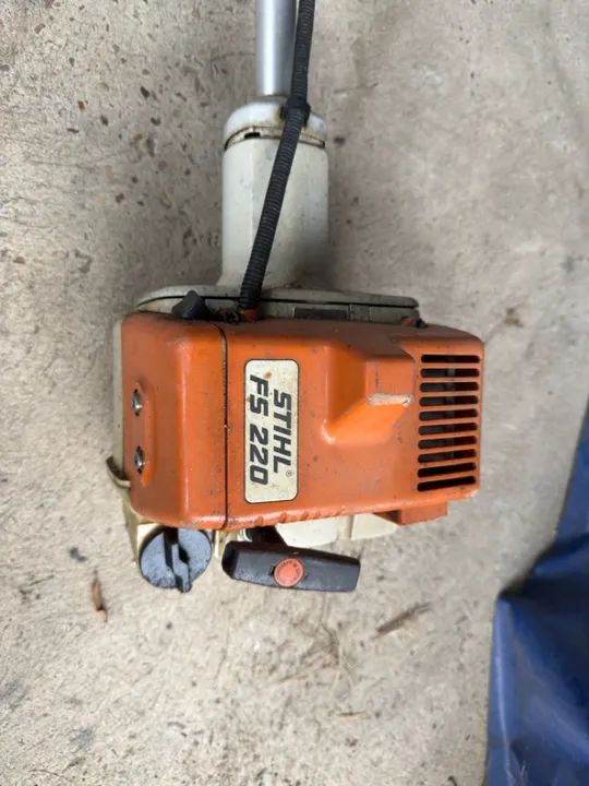 Roçadeira Stihl FS 220