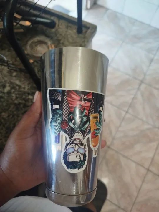 Roupas e acessórios para garçom e barmen 