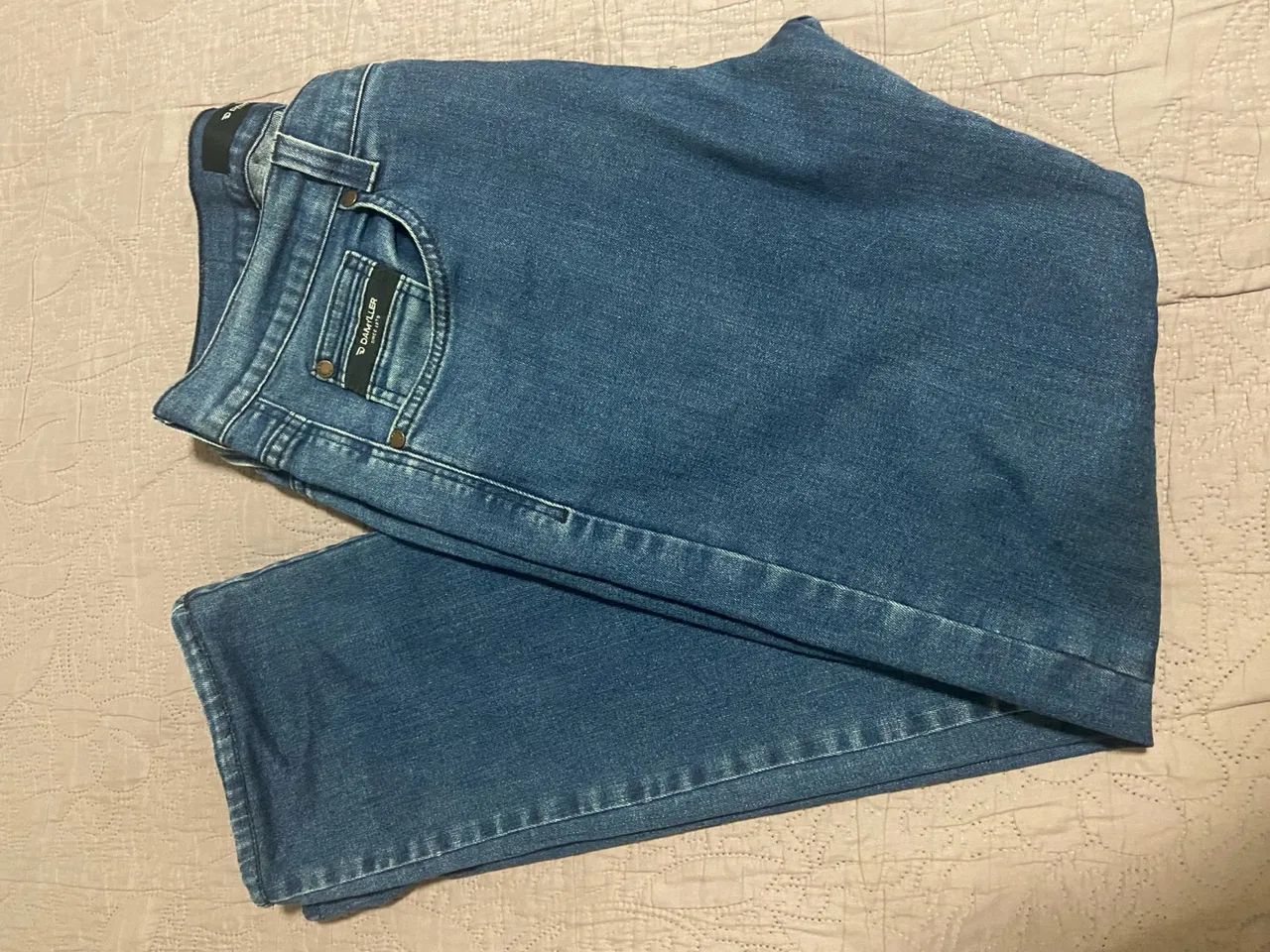 Calça Damyler 44 em ótimo estado