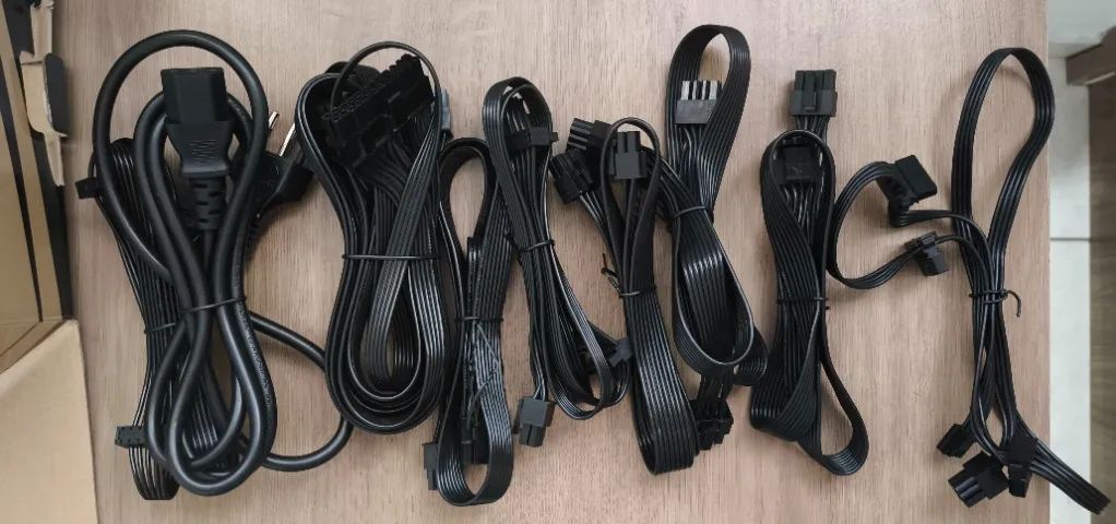 Fonte Gigabyte GP-P750GM, 750W, 80 Plus Gold, Modular - Foto 5