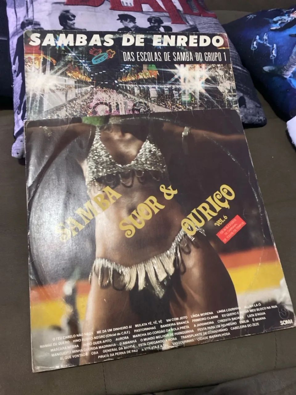 Discos de Vinil Sambas de Enredo e Samba & Suor & Furico