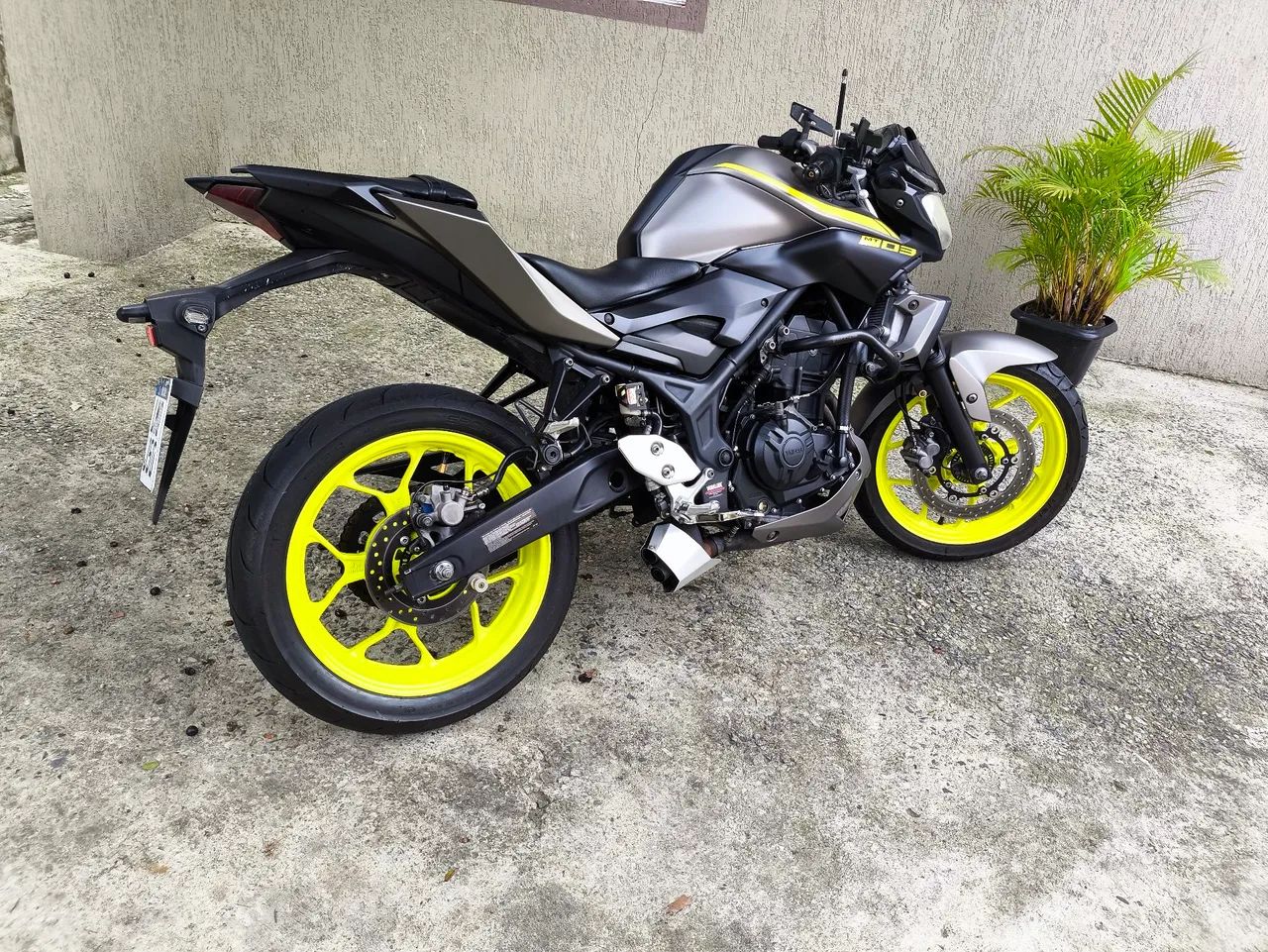 Yamaha MT 03 - Foto 2