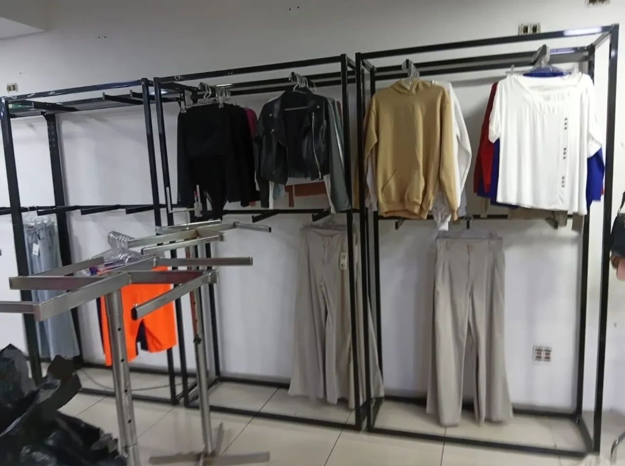 Manequim fibra e estante  - Foto 4