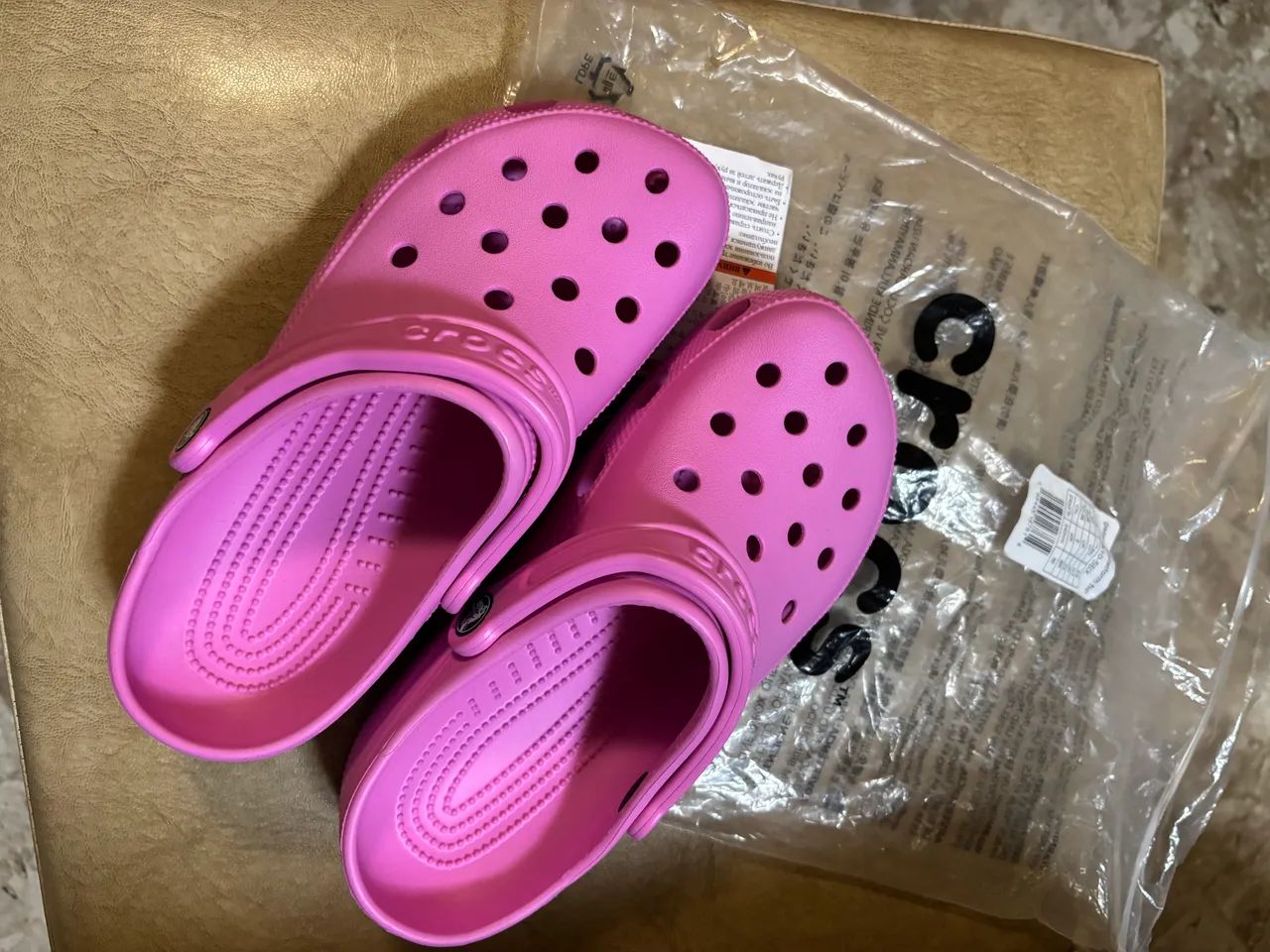 Vendo CROCS novo - Foto 3