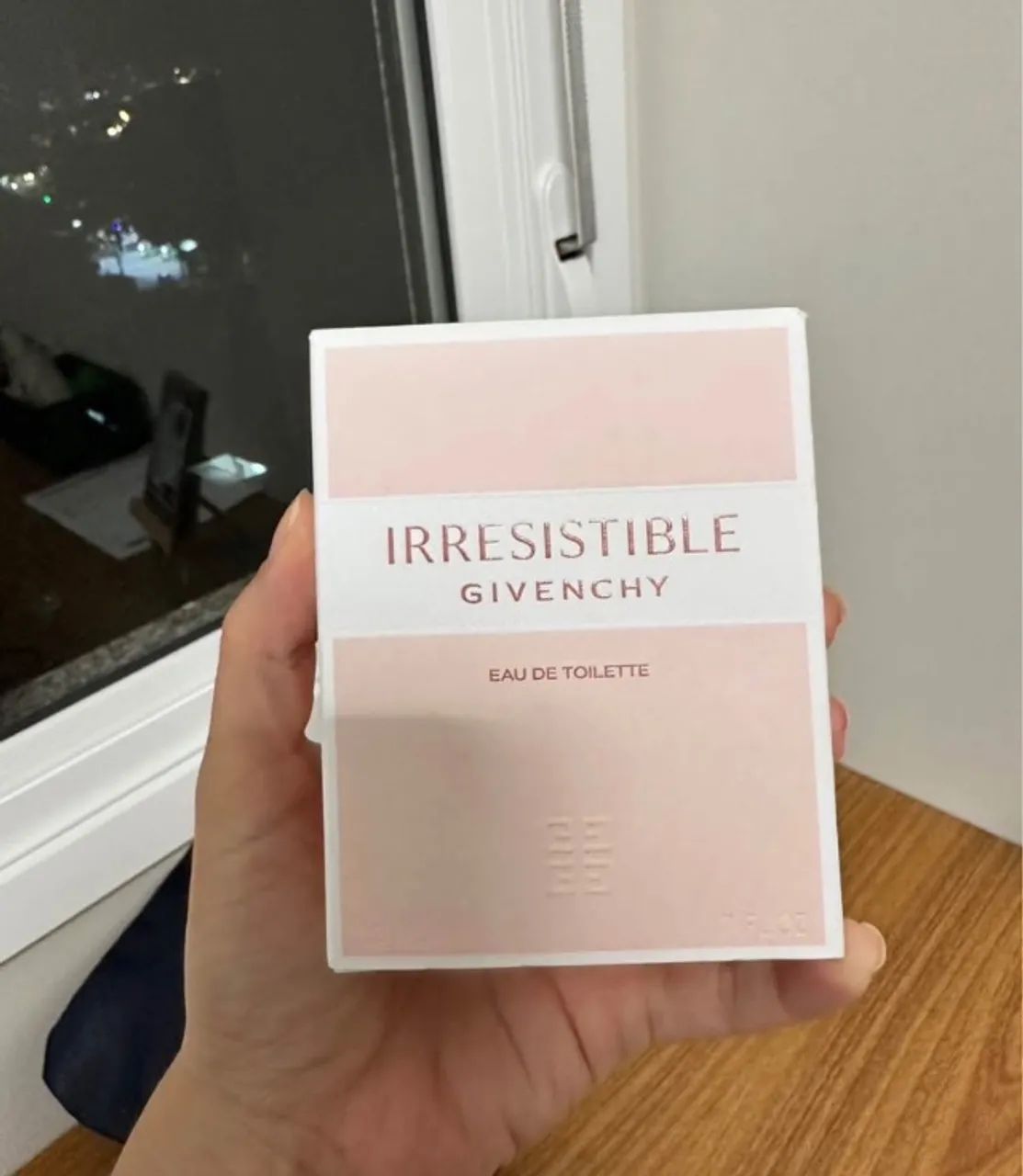 Perfume irresistible Givenchy - 50 ml, novo e original - Foto 4