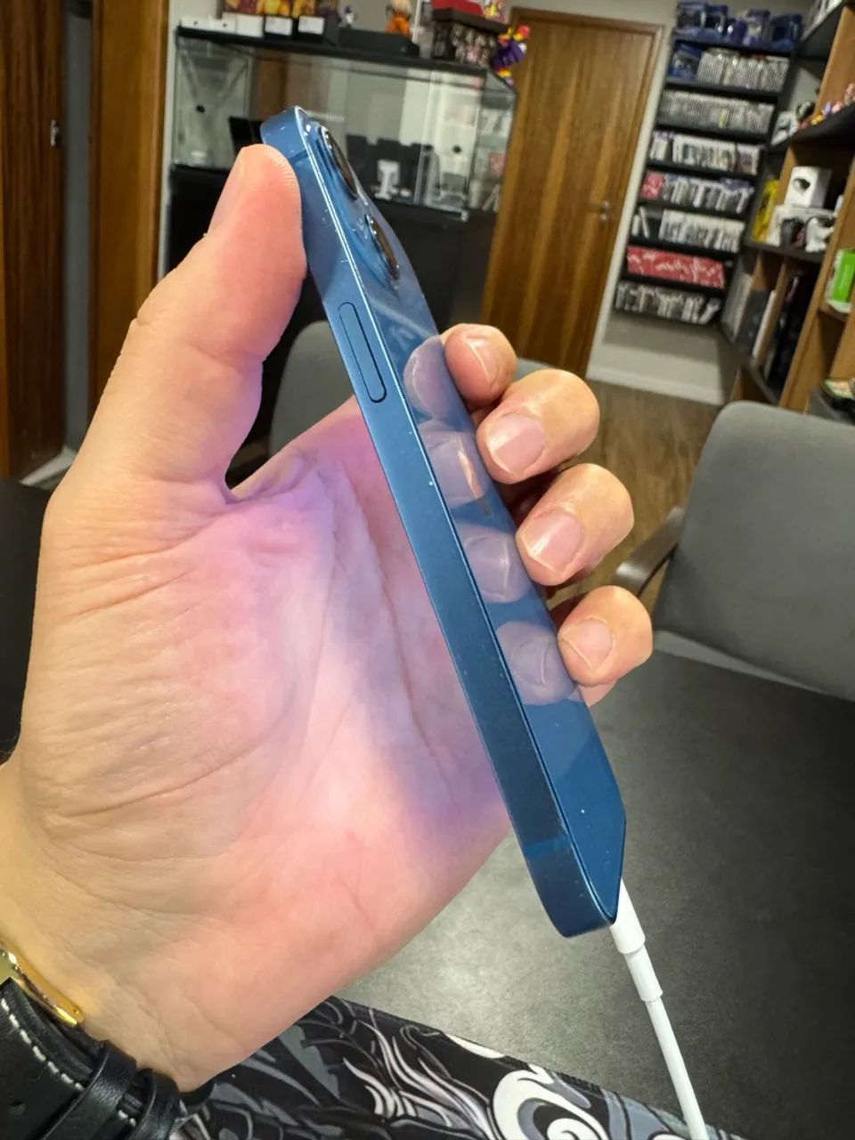 iPhone 13 81% Só Wifi Não tá pegando Chip - Foto 2