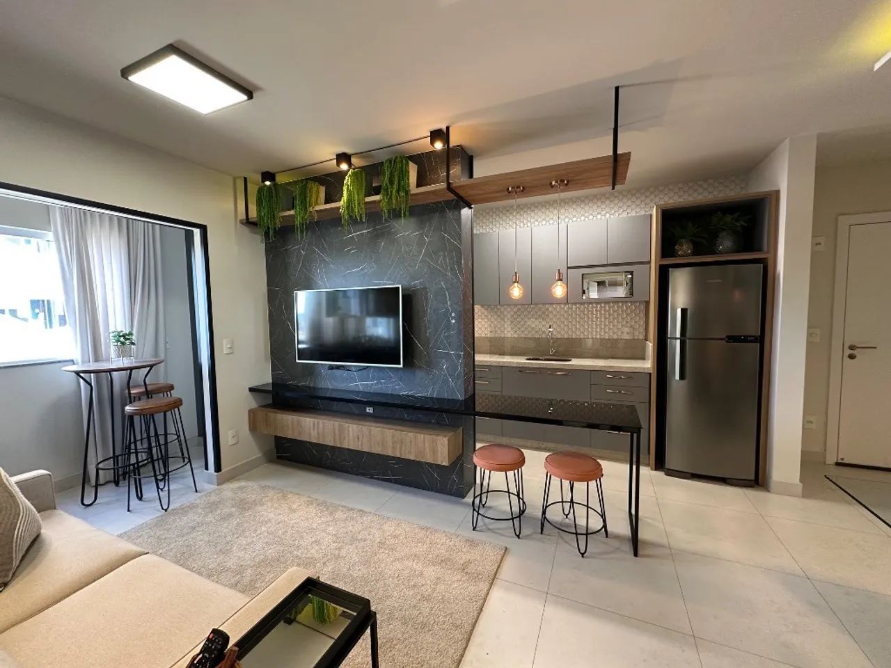 Apartamento mobiliado 2 dormitórios 1 suíte parcelamento direto - Foto 4