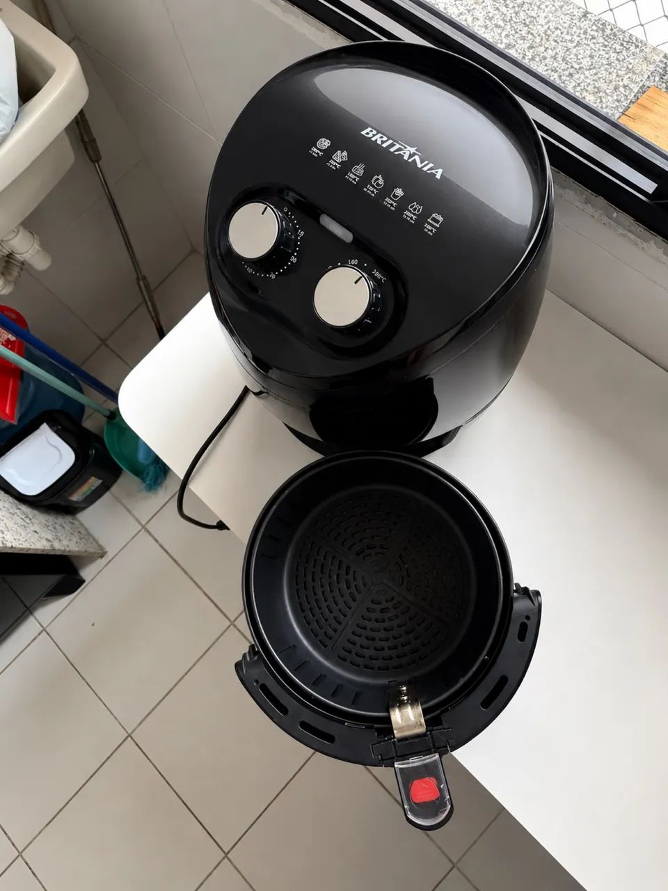 AIR FRYER