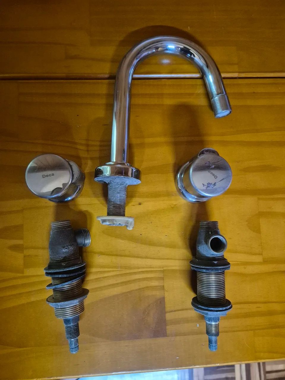 Conjunto Torneira Mista DECA (QUENTE E FRIO)