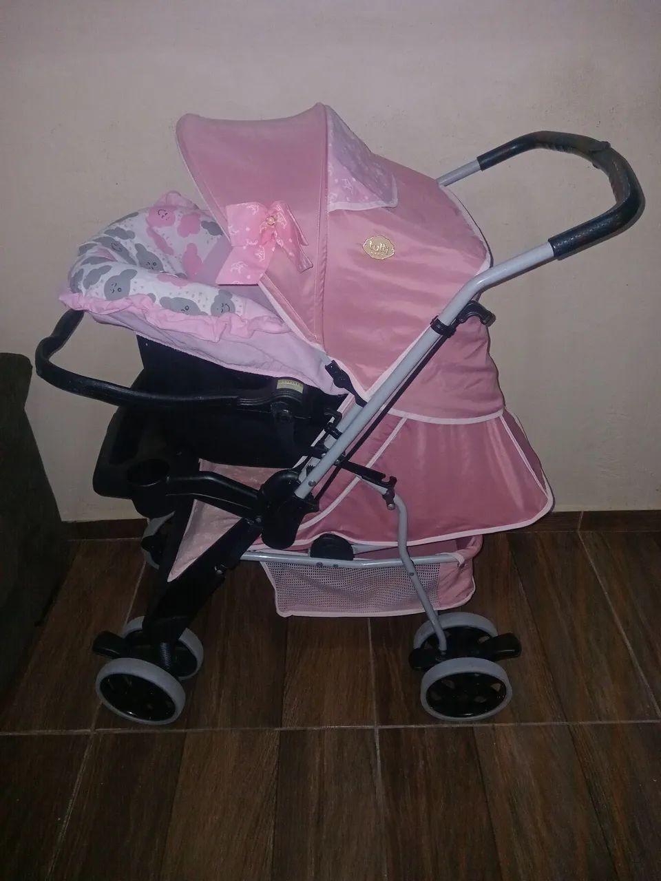 Carrinho de bebê e bebê conforto tutti baby ótimo estado entrego apenas em itapetininga-sp - Foto 4