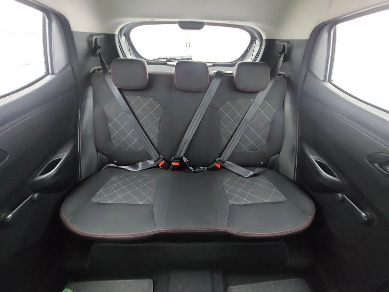 Renault Kwid 1.0 Zen, foto 18 de 18