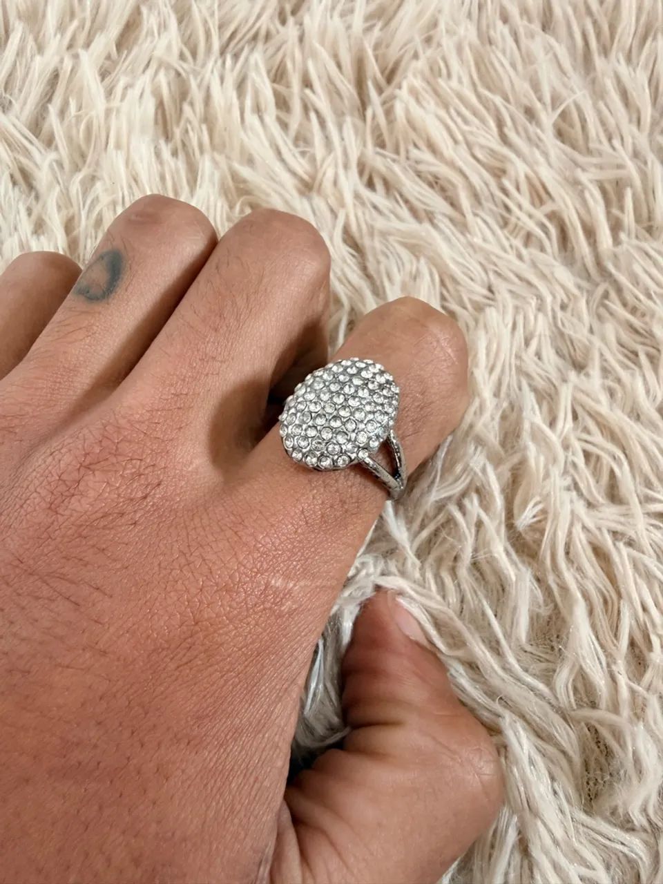 Anel Oval Cravejado com Strass / Cristais ? - Foto 3