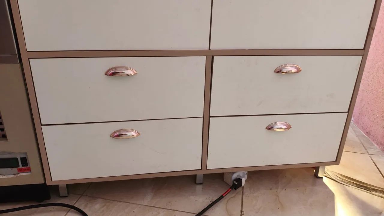 Vendo balcão em MDF com Vidro Frontal - Foto 5