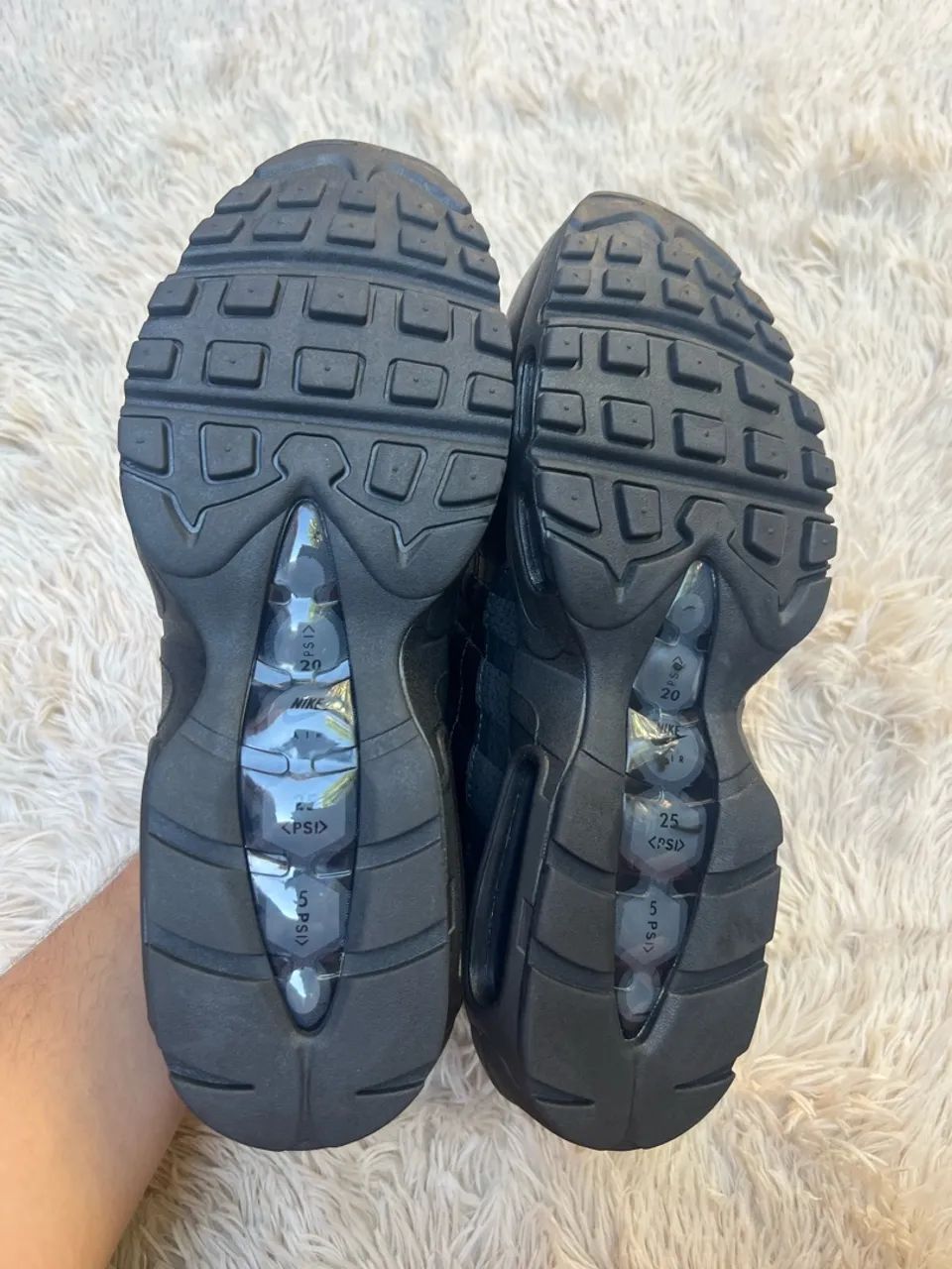 Nike Air Max 95 Triple Black 44br  - Foto 3