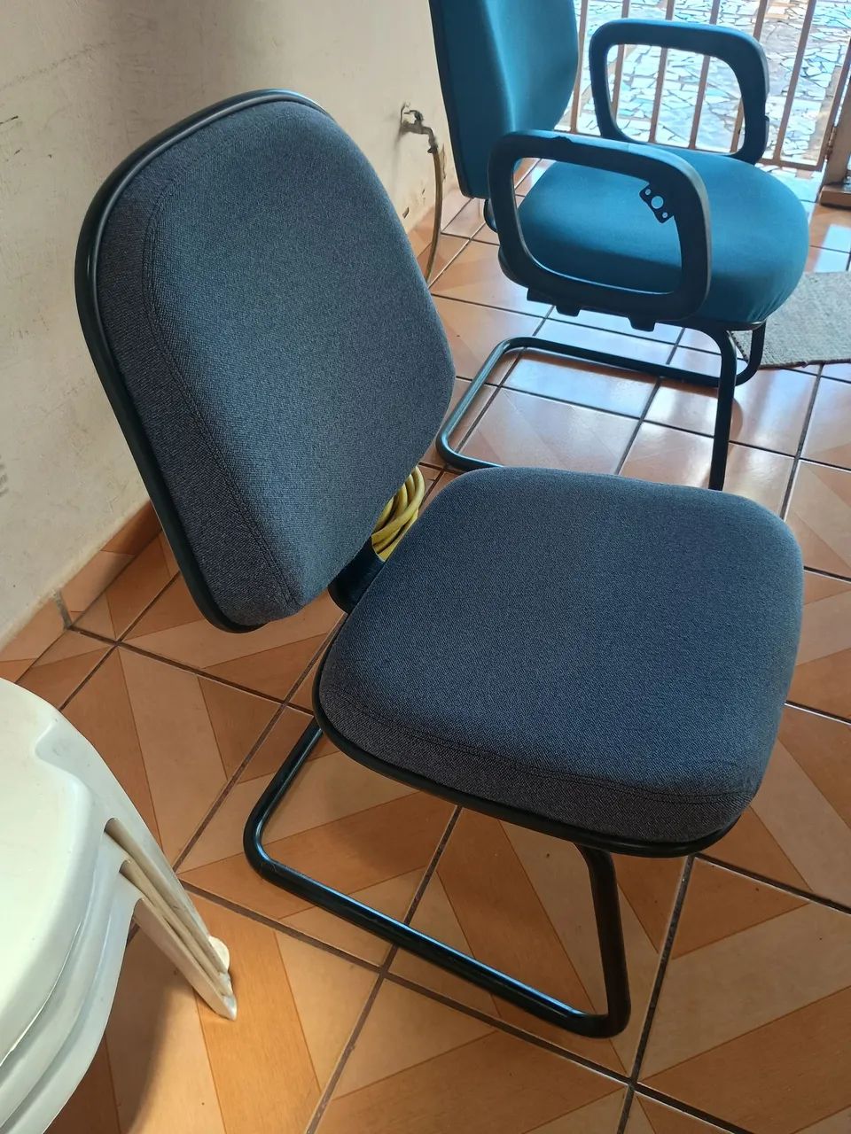 Cadeira de escritório 150 cada uma 